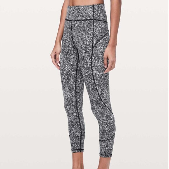 Lululemon In Movement Tight 25" *Everlux Diffuse Starlight Black - Picture 6 of 6